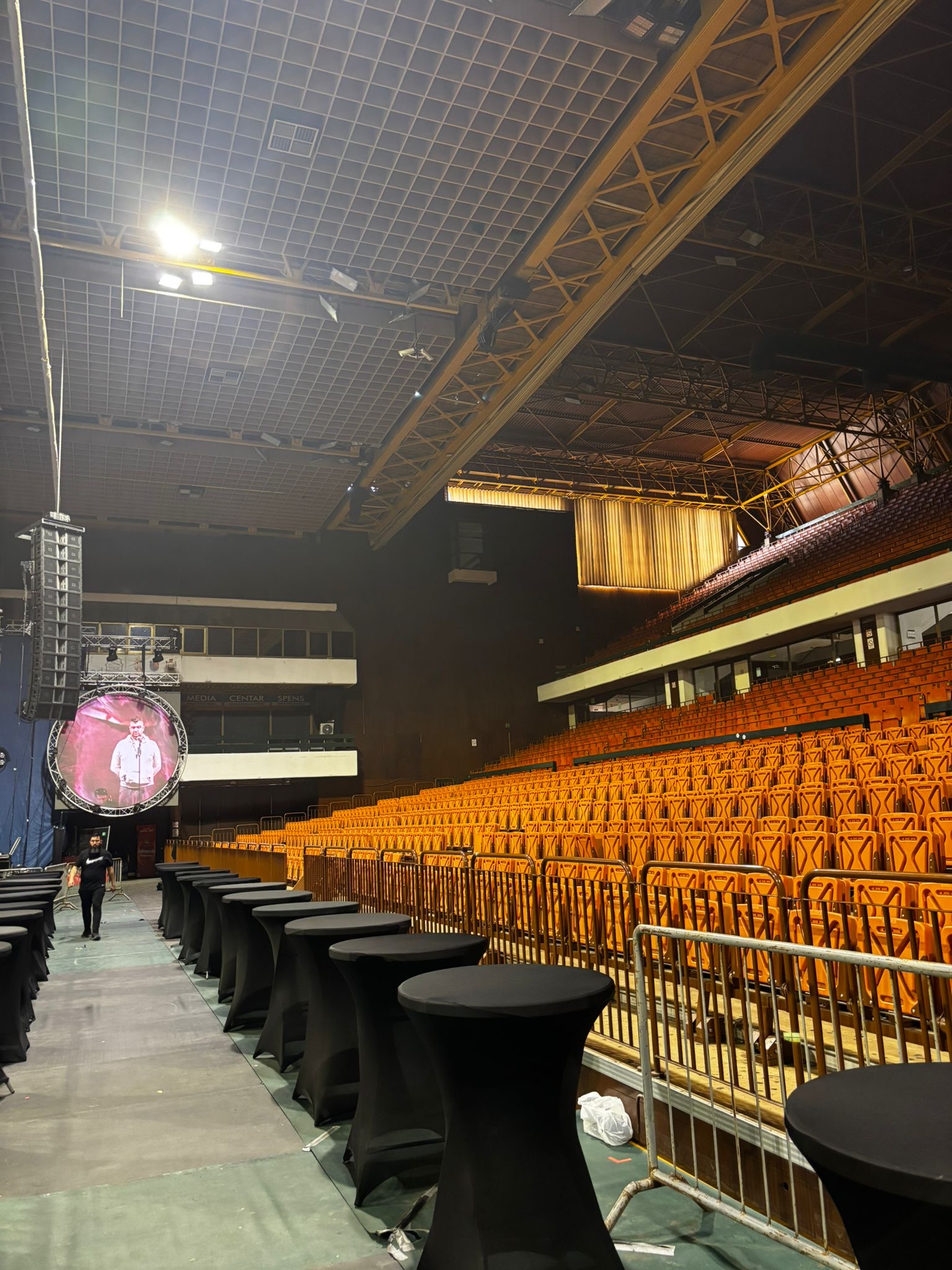 1310962d-1977-45a5-9dde-fa9414a5645c