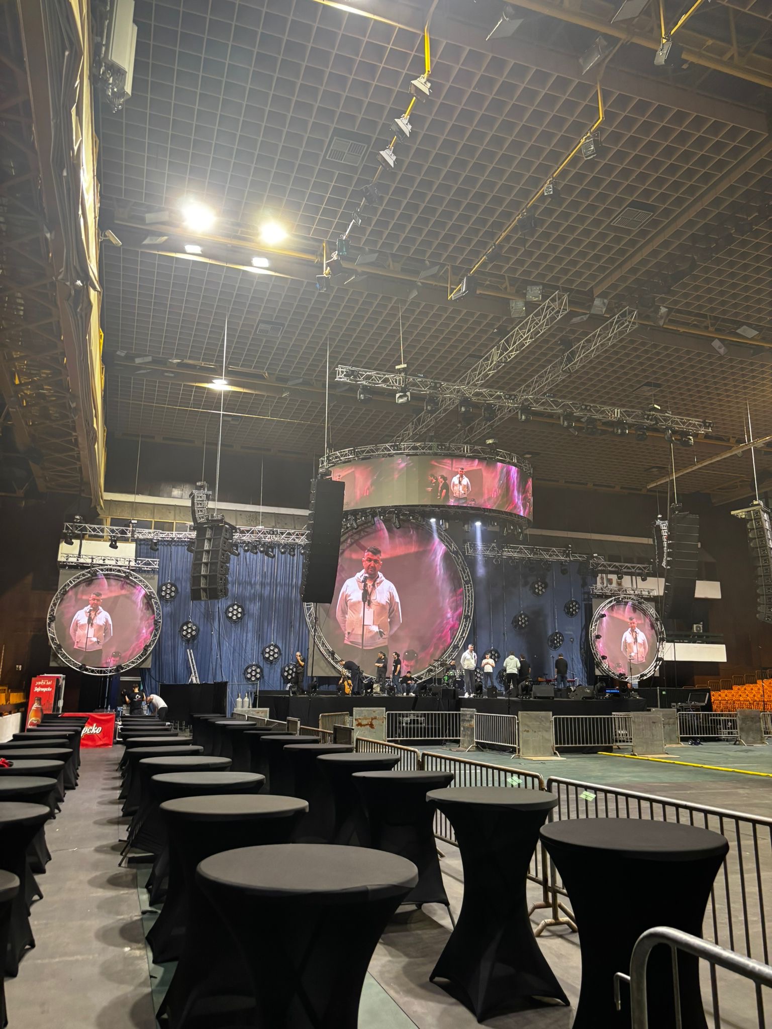 59d5a201-8aa9-4f52-9185-8d30e09bb3f9